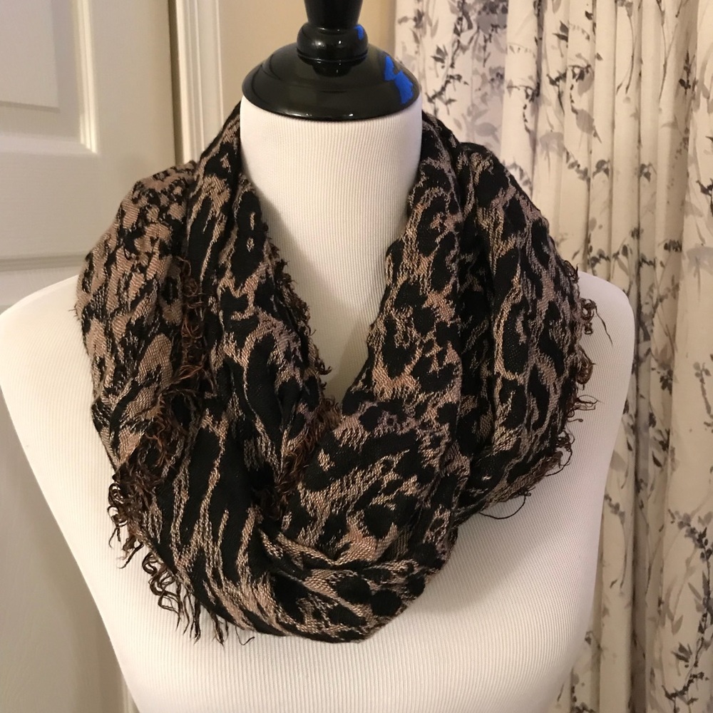Infiniti scarf